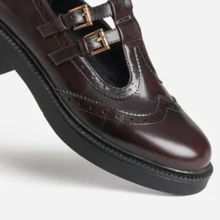 Derby babies bordeaux détails perforations