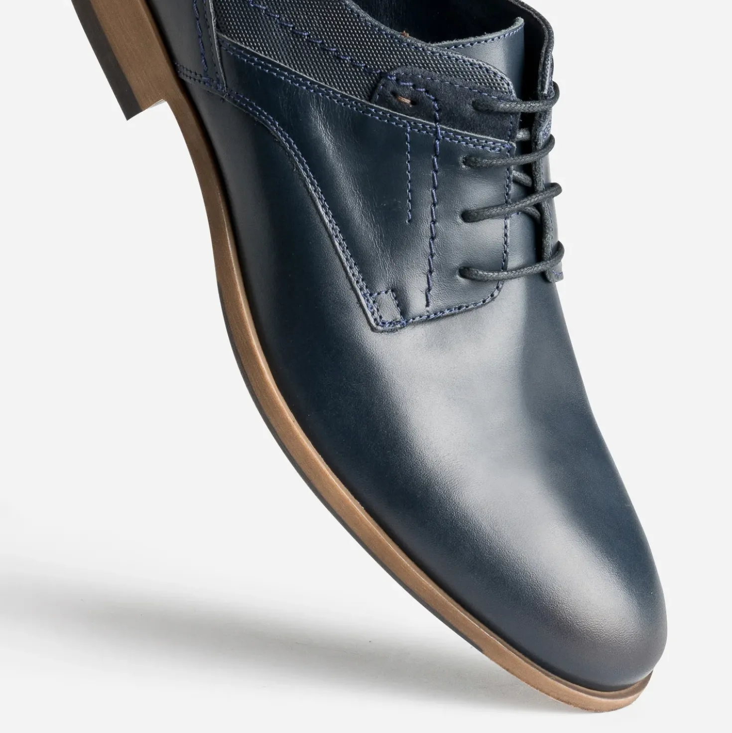 Derby marine cuir éco-conçu