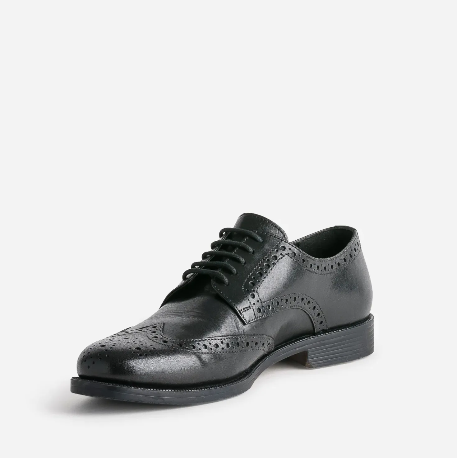 Derby noir en cuir détails perforations