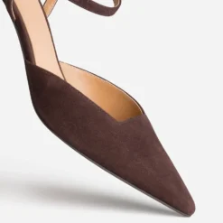 Escarpin marron suédé à brides