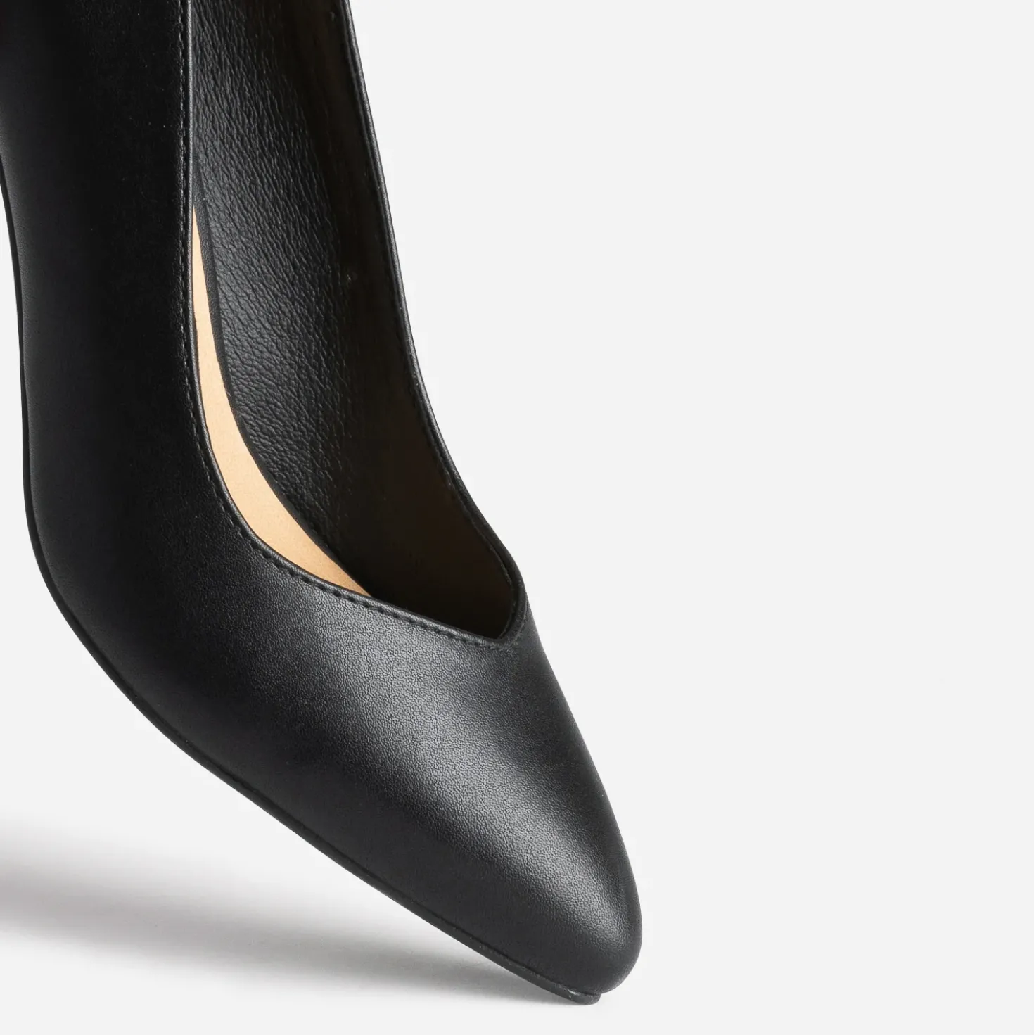 Escarpin noir à bout pointu