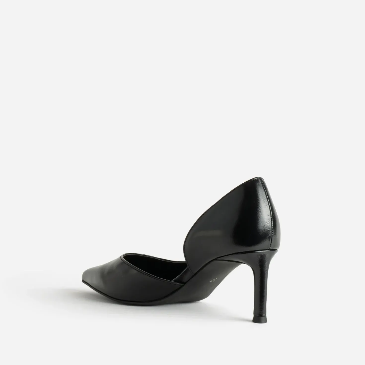 Escarpin noir cuir cut-out