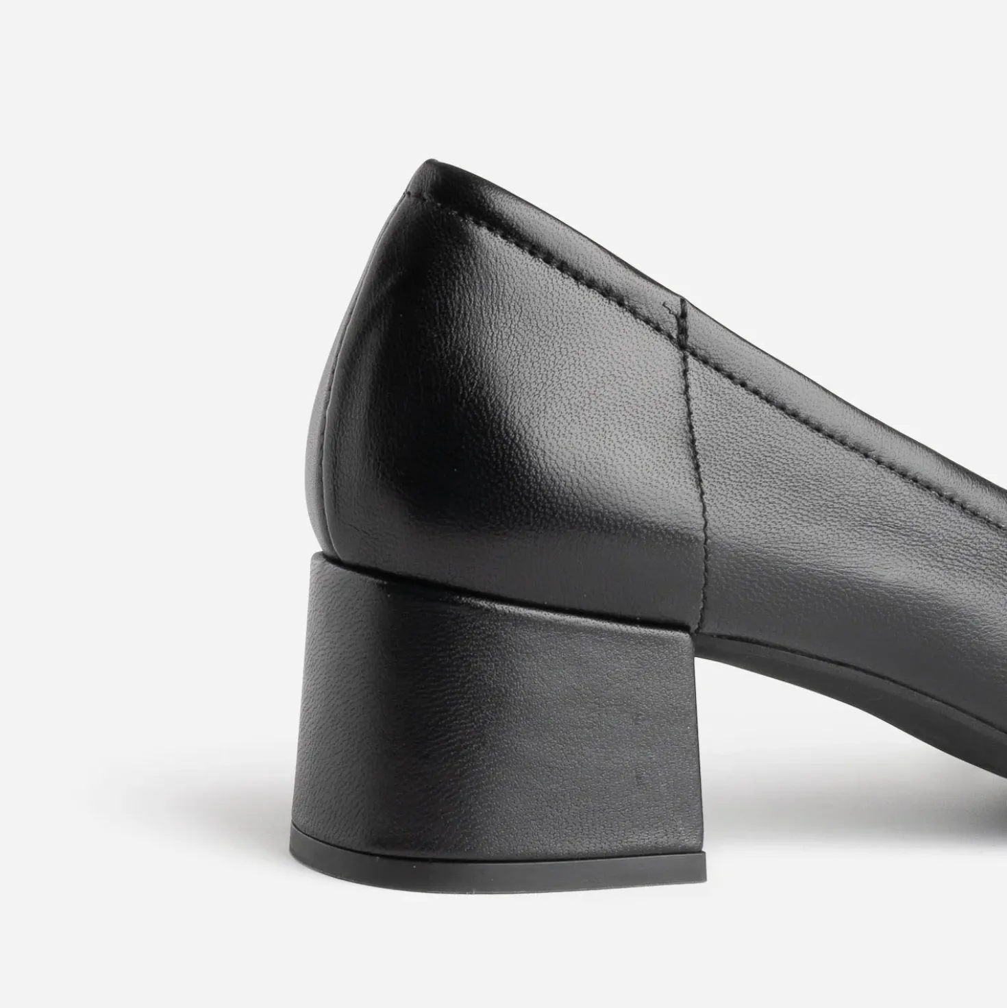 Escarpin noir en cuir