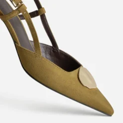 Escarpin slingback kaki détail bijou