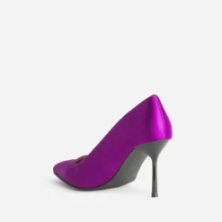 Escarpin TEXTO violet satiné avec découpe biais