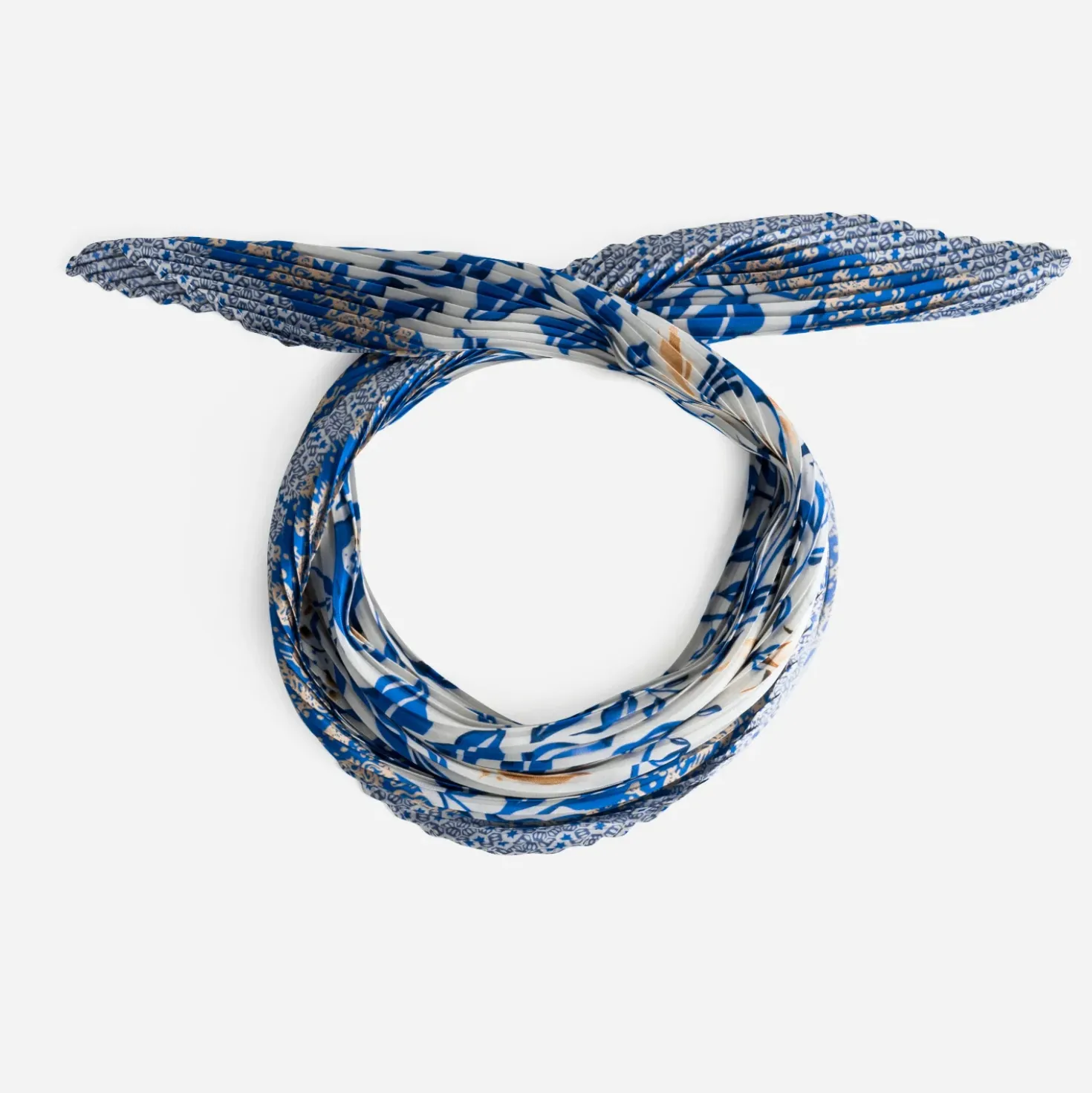 Foulard bleu plissé motif floral