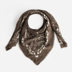 Foulard marron motif cachemire