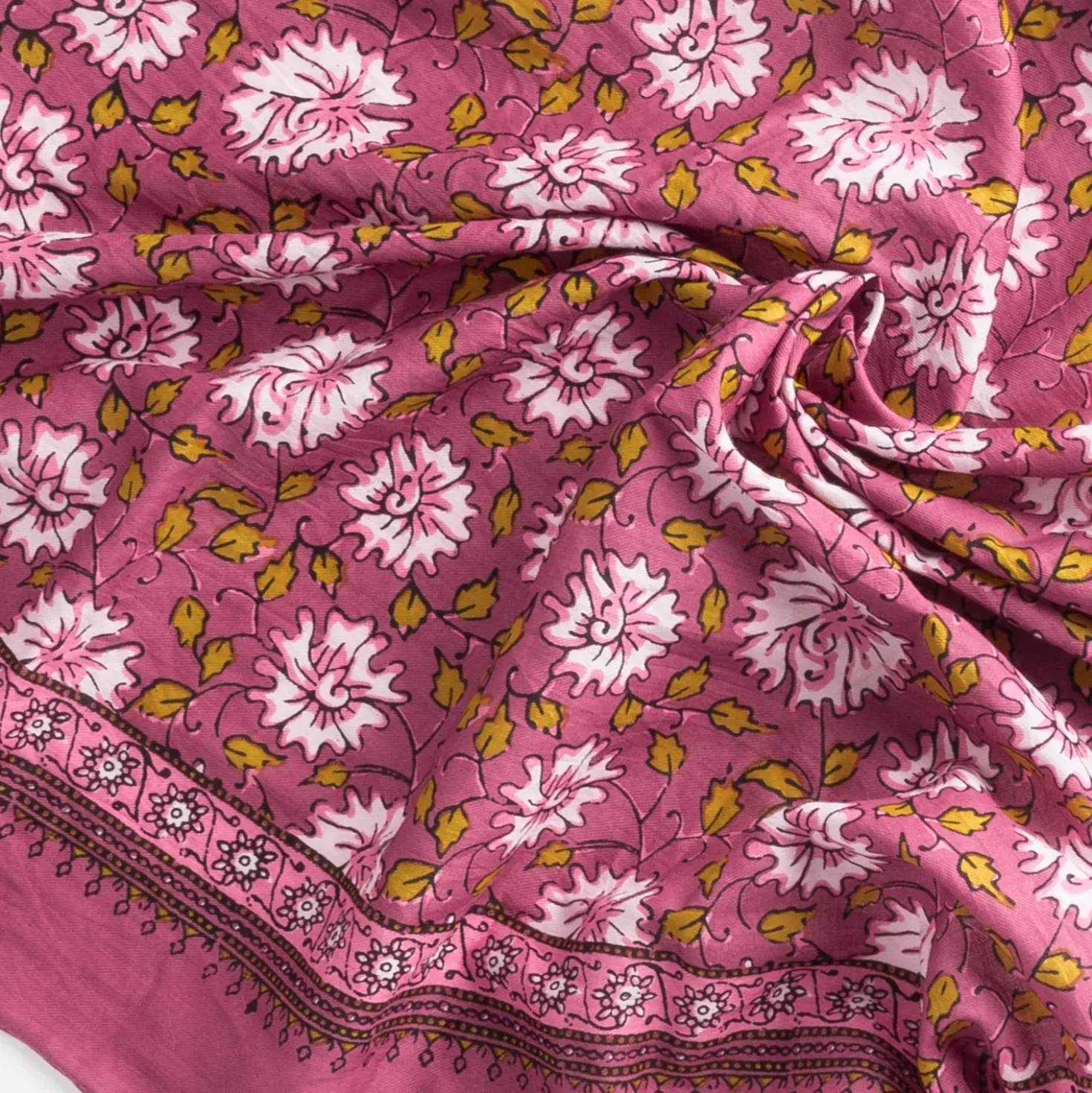 Foulard rose motif floral