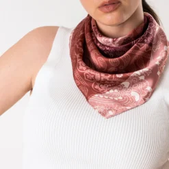 Foulard rose patchwork cachemire