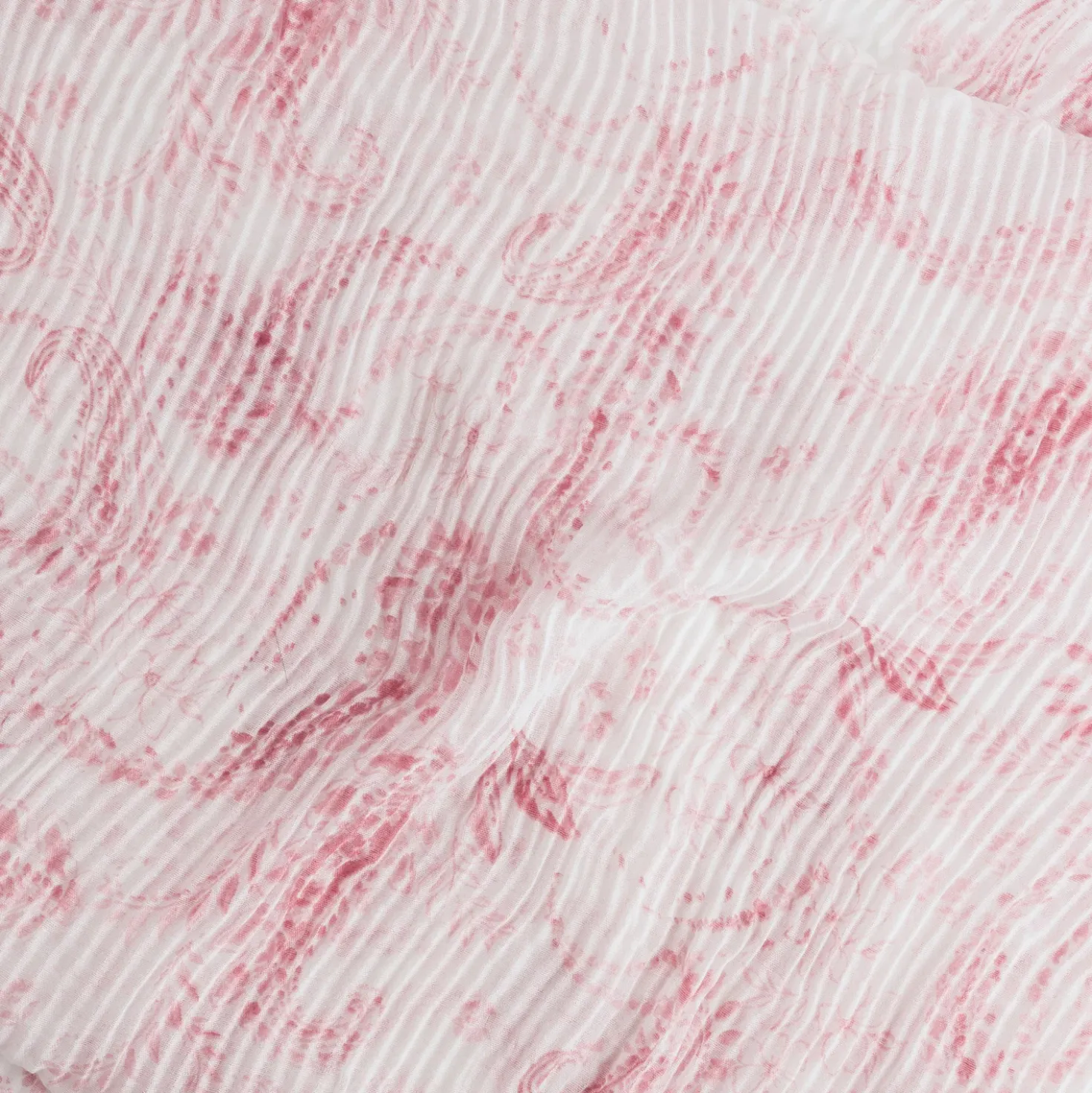 Foulard rose plissé imprimé cachemire
