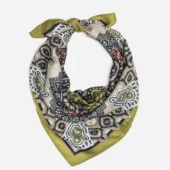Foulard vert motif floral