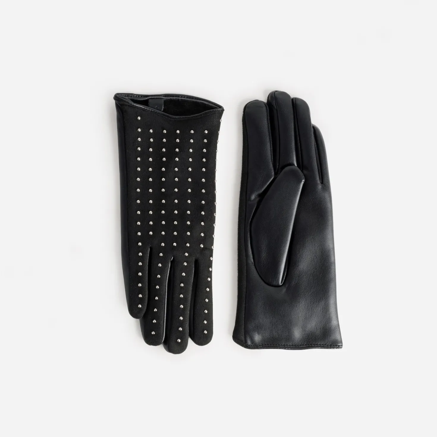 Gants noirs décor clous