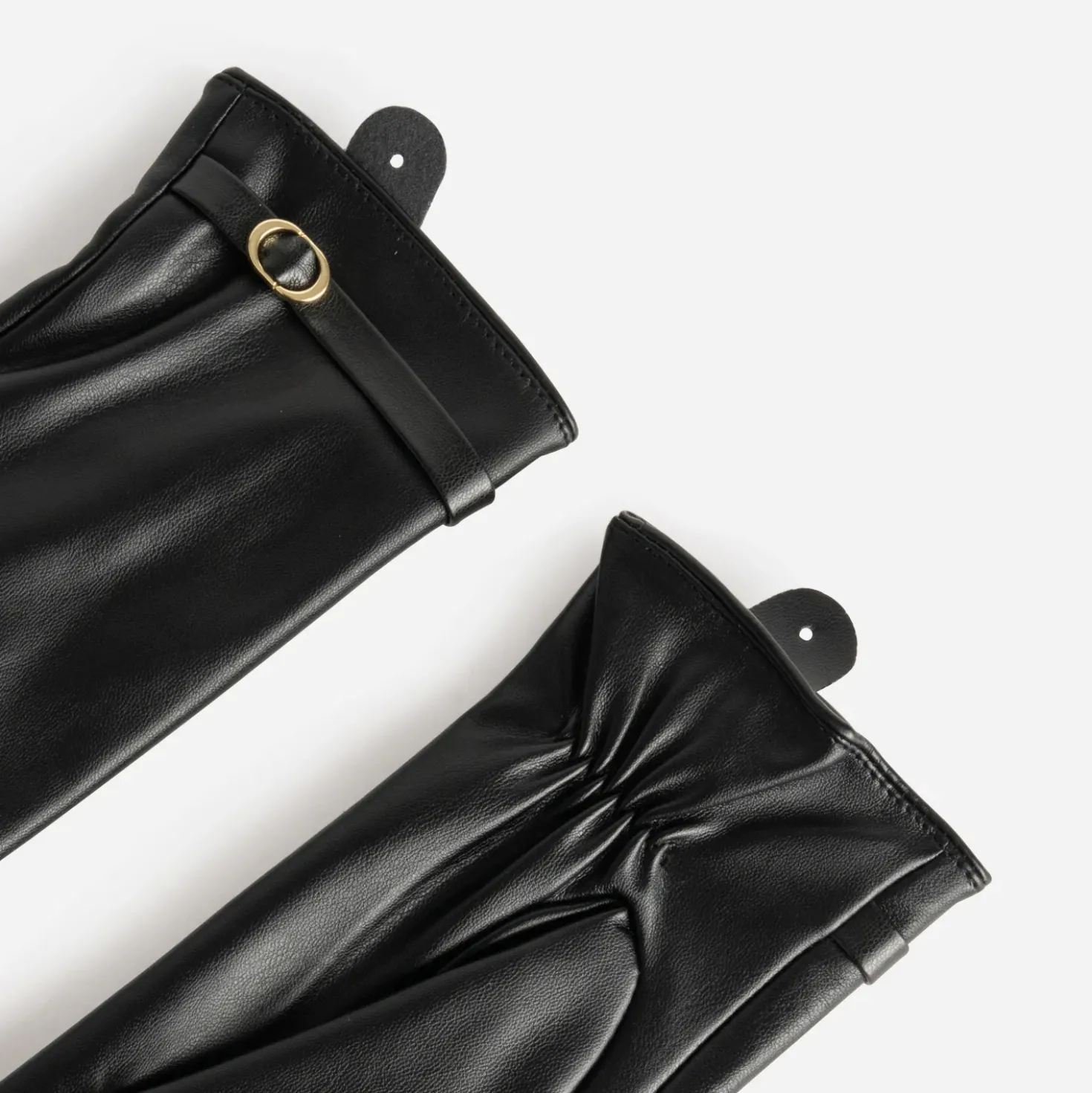 Gants noirs détail boucle