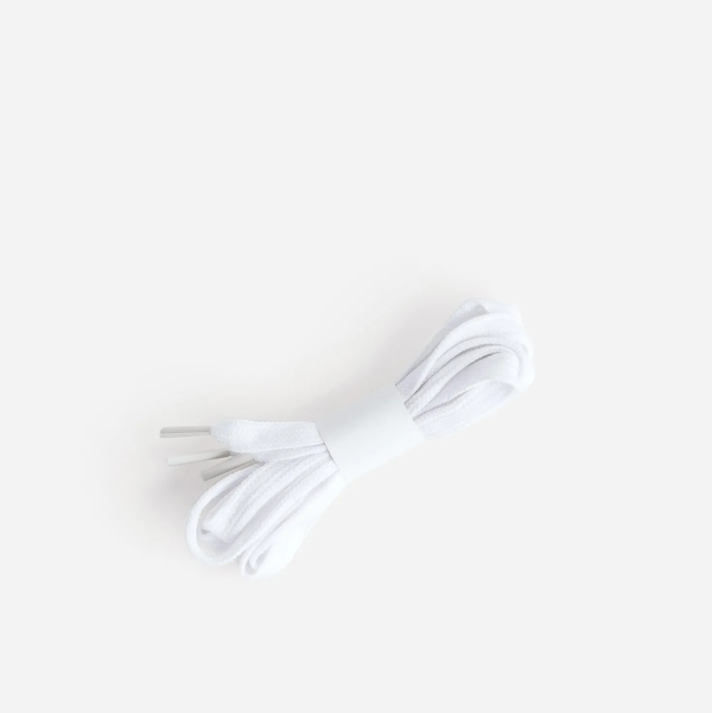 Lacets blancs plats