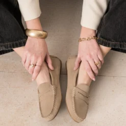Mocassin beige cuir velours