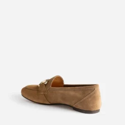 Mocassin beige foncé en cuir velours