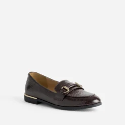 Mocassin bordeaux verni effet python barrette dorée