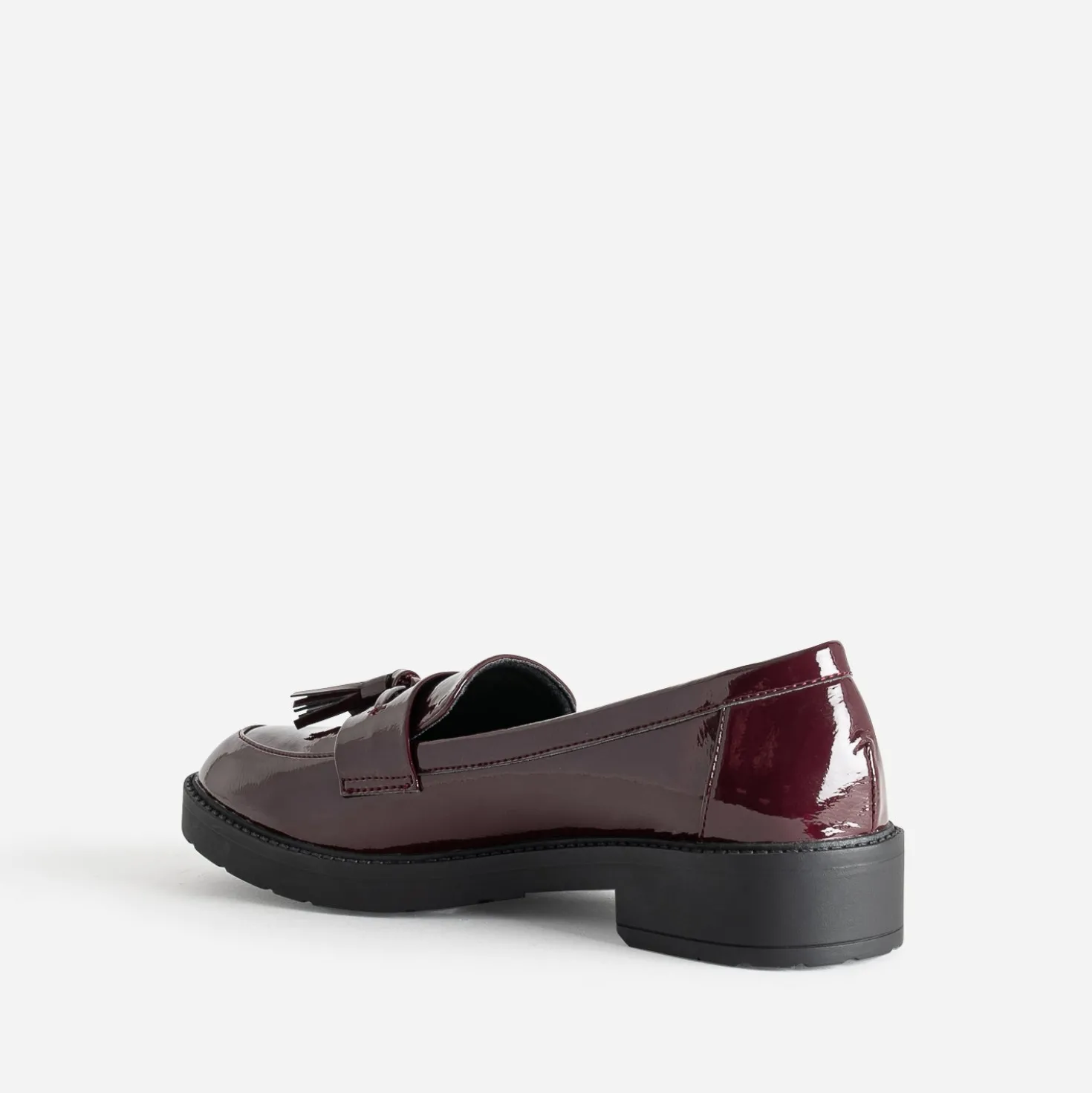 Mocassin bordeaux verni à pampilles