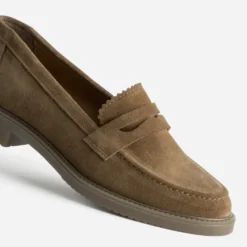 Mocassin camel cuir velours bord cranté