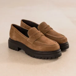 Mocassin camel cuir velours semelle crantée