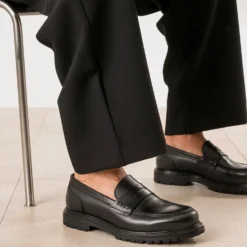 Mocassin éco-conçu noir en cuir