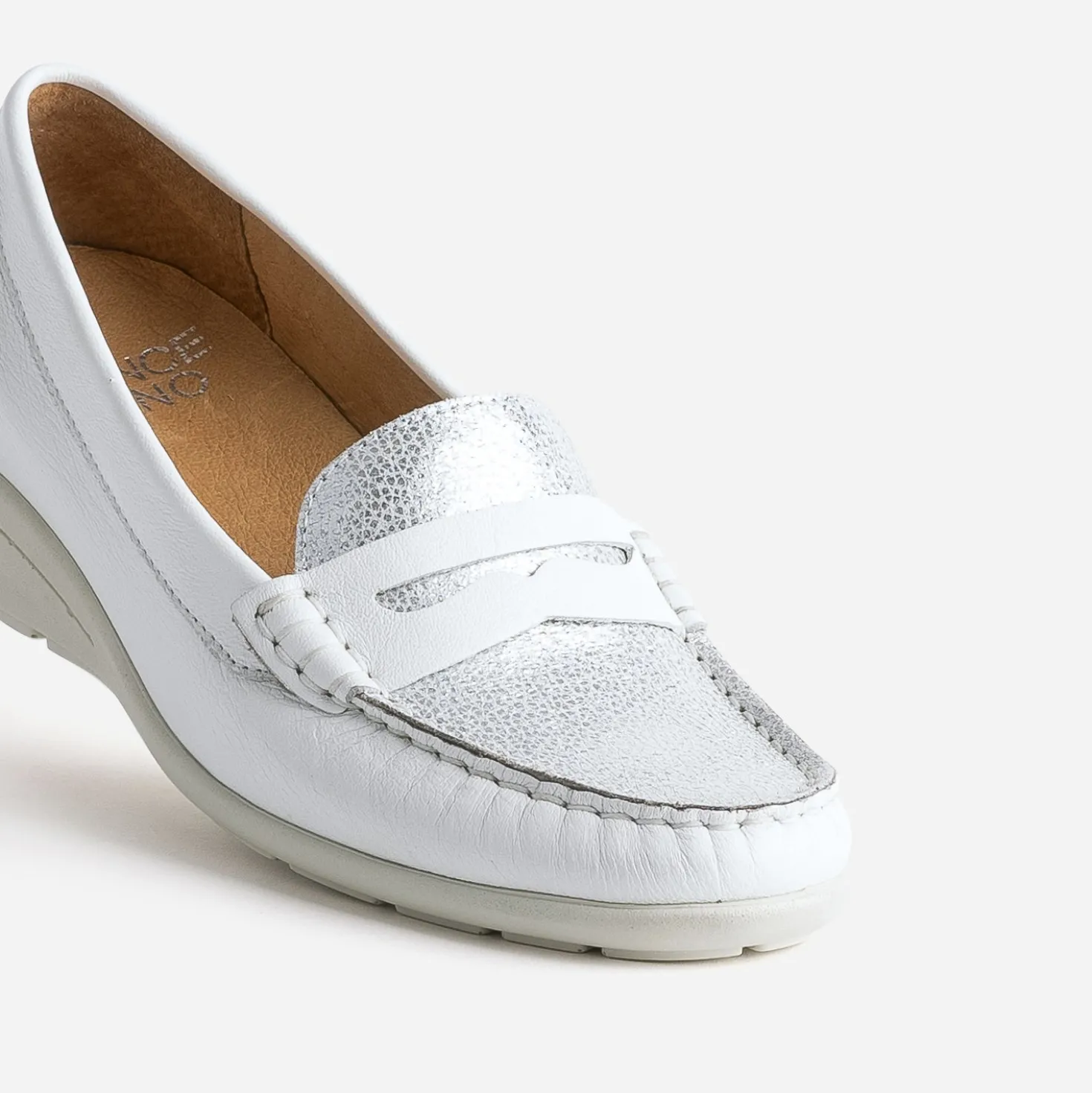 Mocassin FRANCE ARNO blanc et argenté cuir