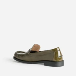 Mocassin kaki cuir verni
