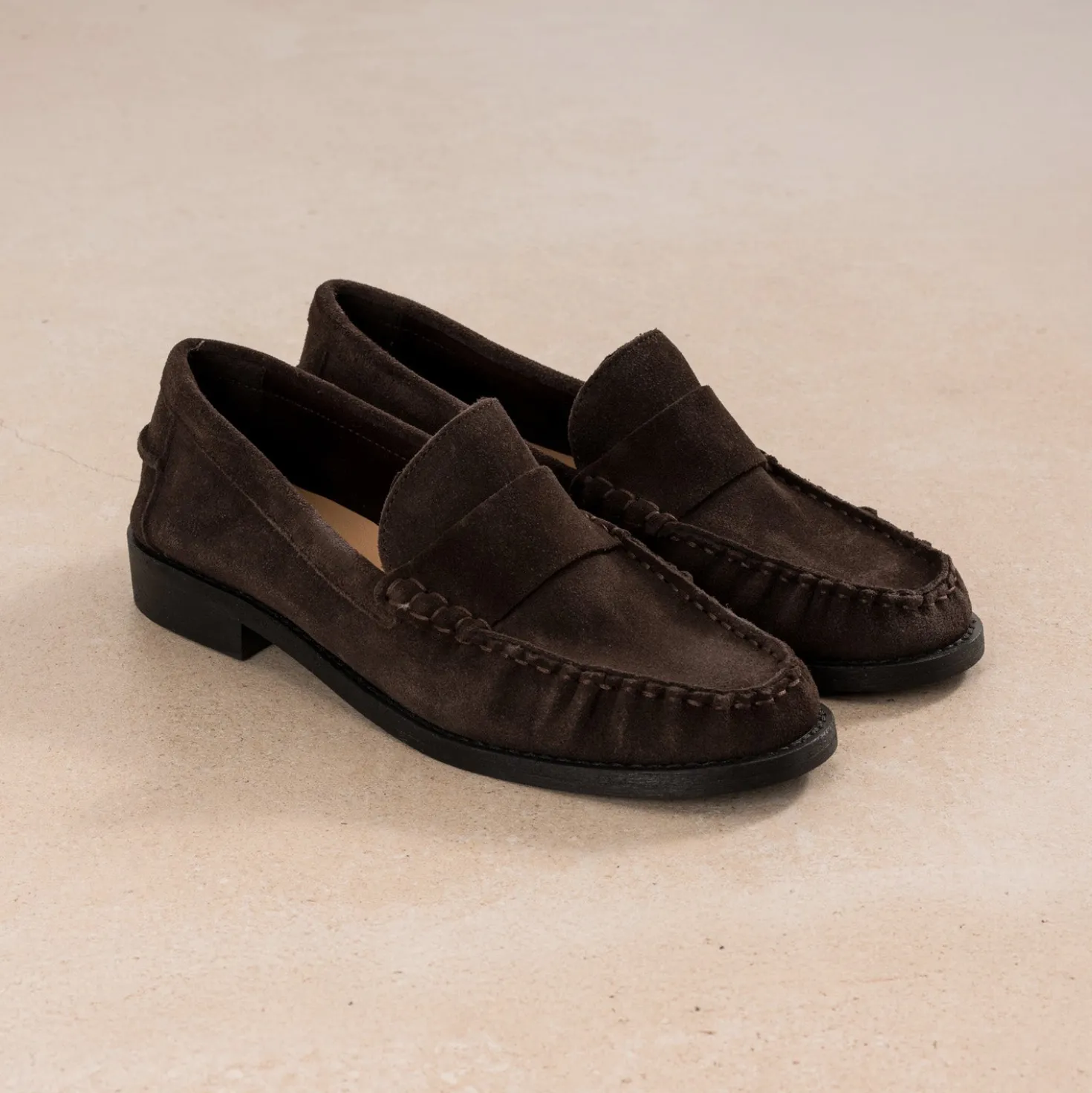 Mocassin marron cuir velours souple