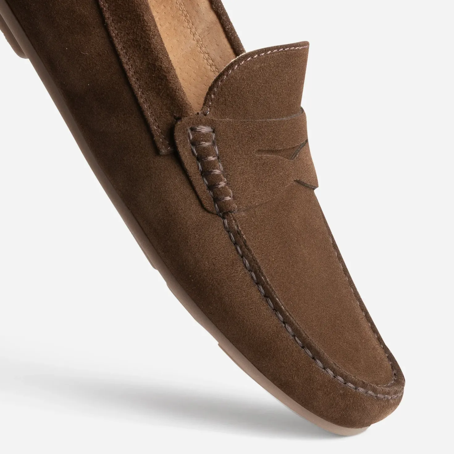 Mocassin marron en cuir velours