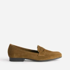Mocassin marron en cuir velours