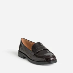 Mocassin marron verni embossage effet croco