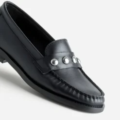 Mocassin noir cuir détails clous bombés