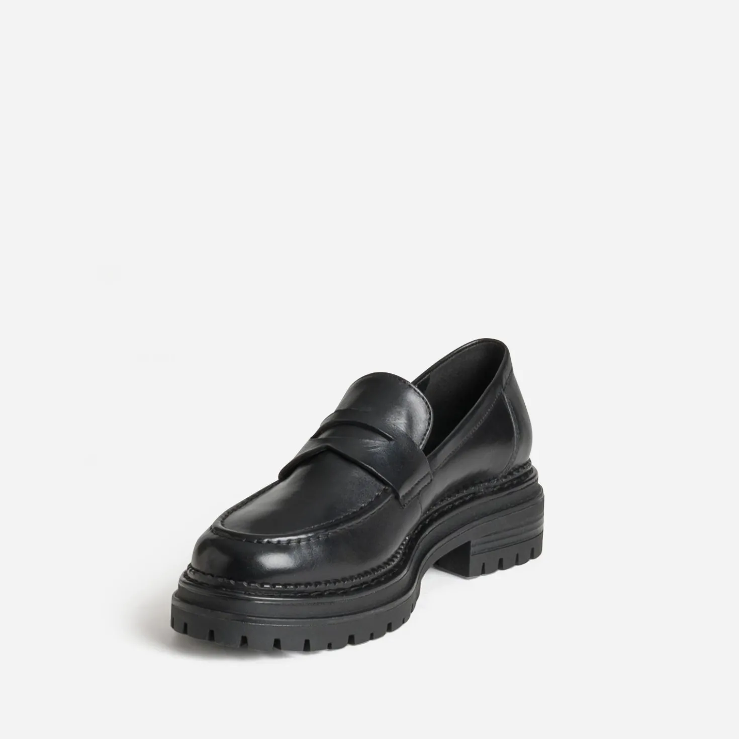 Mocassin noir cuir semelle crantée
