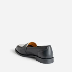 Mocassin noir et beige cuir