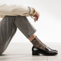 Mocassin noir glacé petit talon