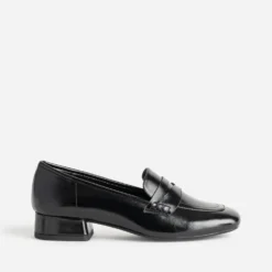 Mocassin noir glacé petit talon