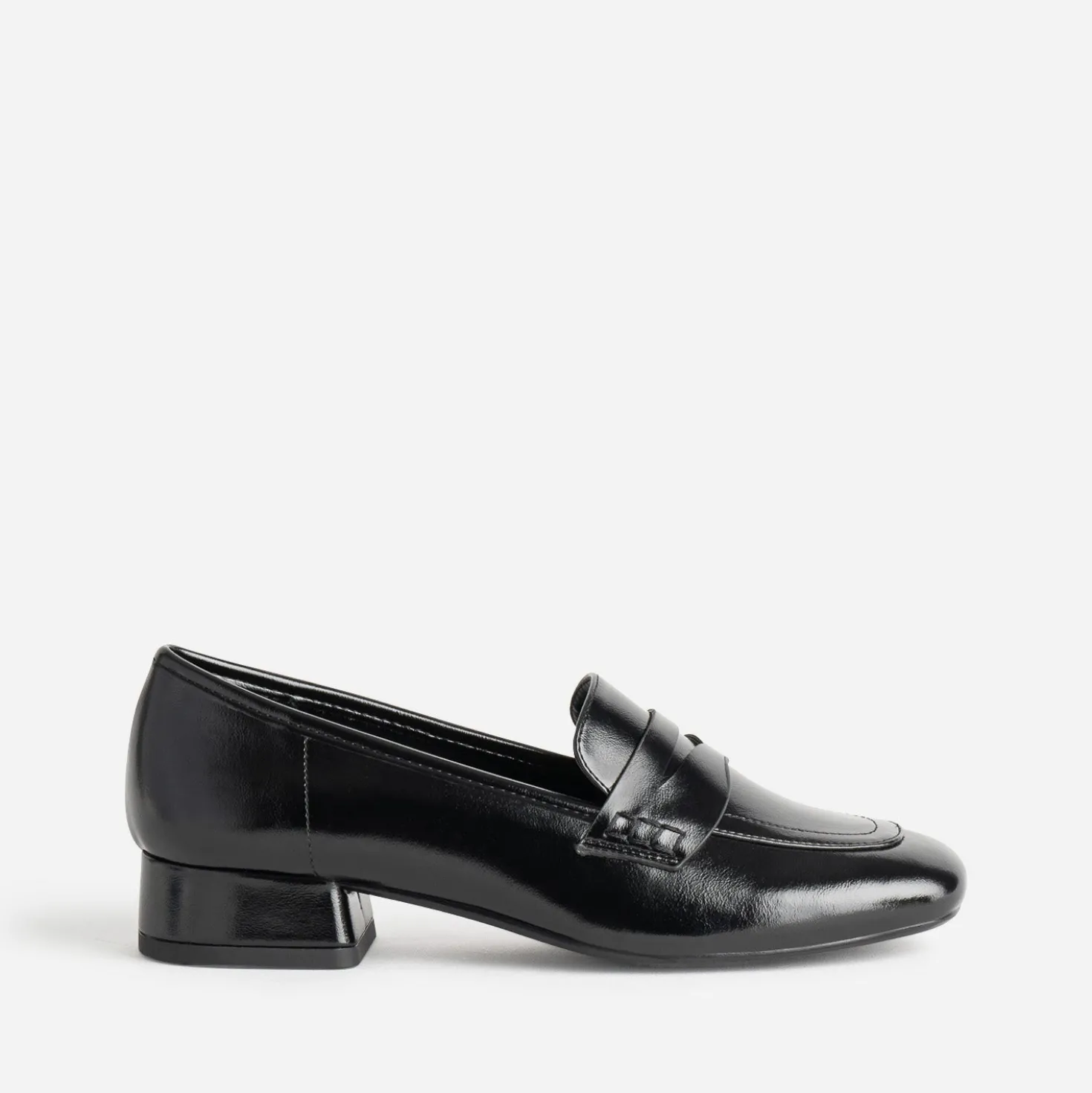 Mocassin noir glacé petit talon