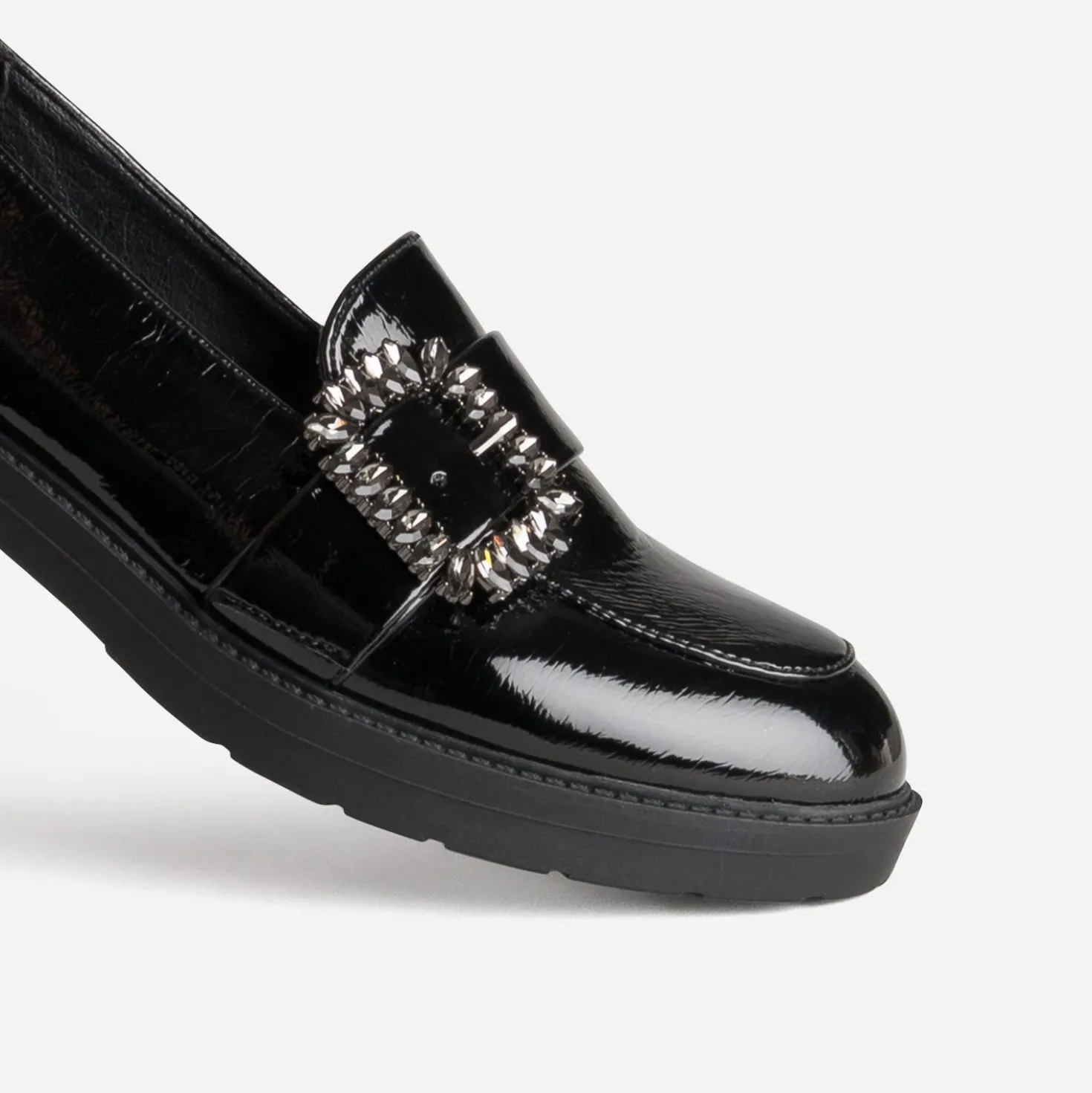 Mocassin noir verni boucle strass