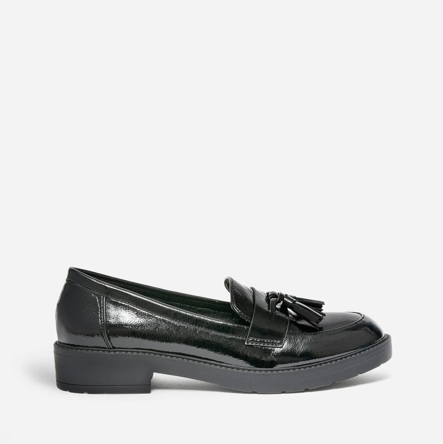 Mocassin noir verni à pampilles