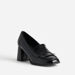 Mocassin à talon noir patte frangée
