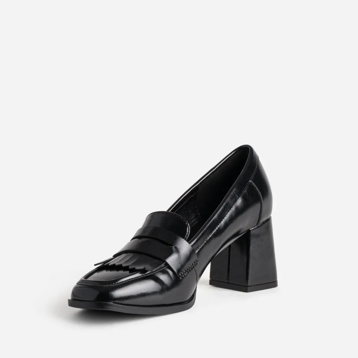 Mocassin à talon noir patte frangée