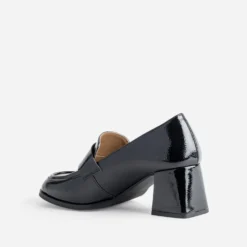 Mocassin à talon noir verni