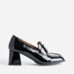 Mocassin à talon noir verni