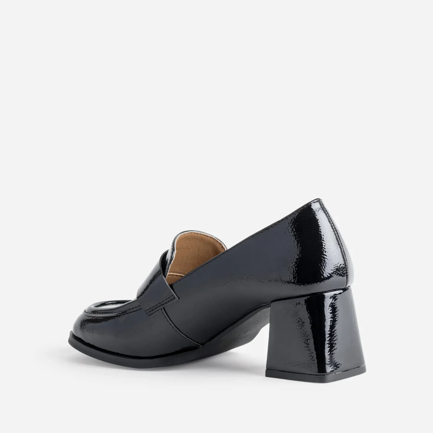 Mocassin à talon noir verni