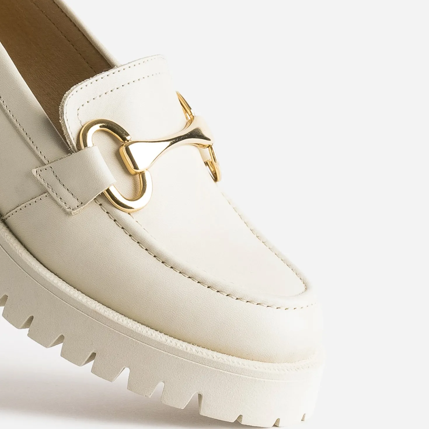 Mocassin TEXTO beige en cuir à semelle crantée