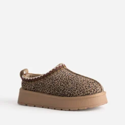 Mule beige cuir velours motif léopard fourrée