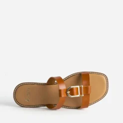 Mule camel cuir boucle fantaisie