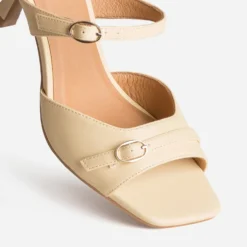 Mule jaune kitten-heel