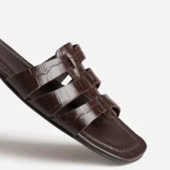 Mule marron cuir embossé effet croco