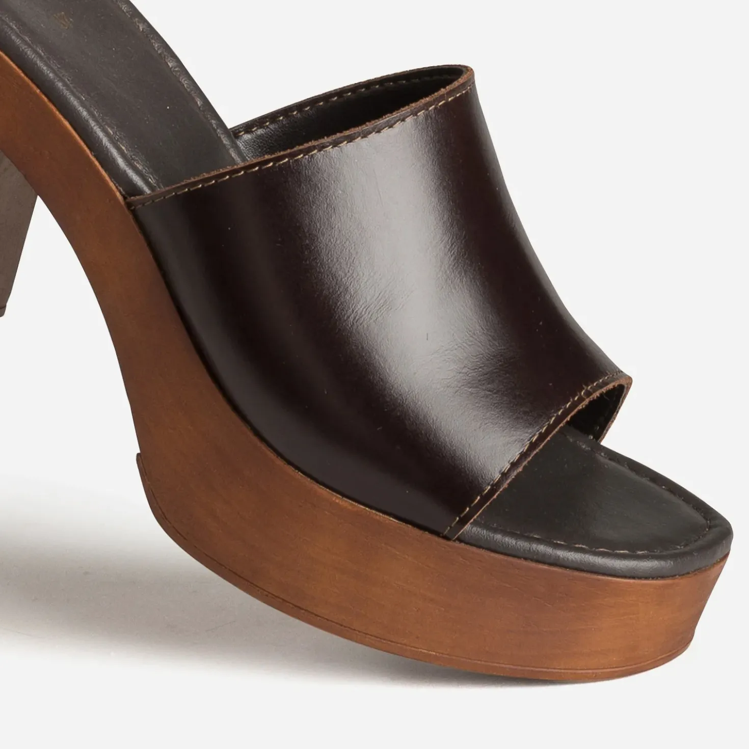 Mule marron foncé cuir semelle effet bois